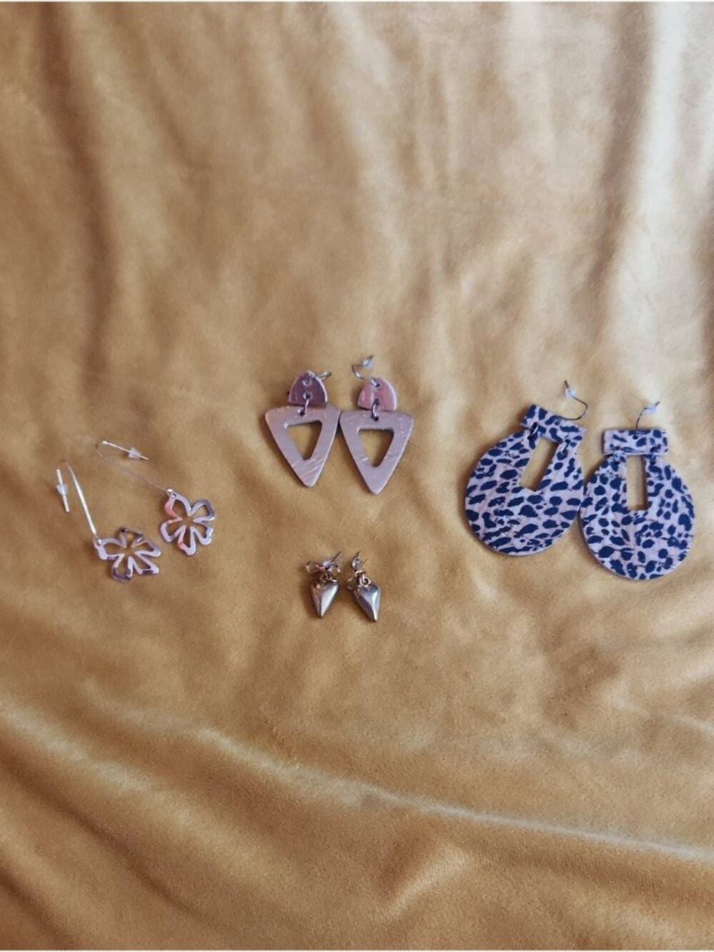 Gold Tone Pink & Gold Women's Earring Set - Versatile Fashion Jewelry